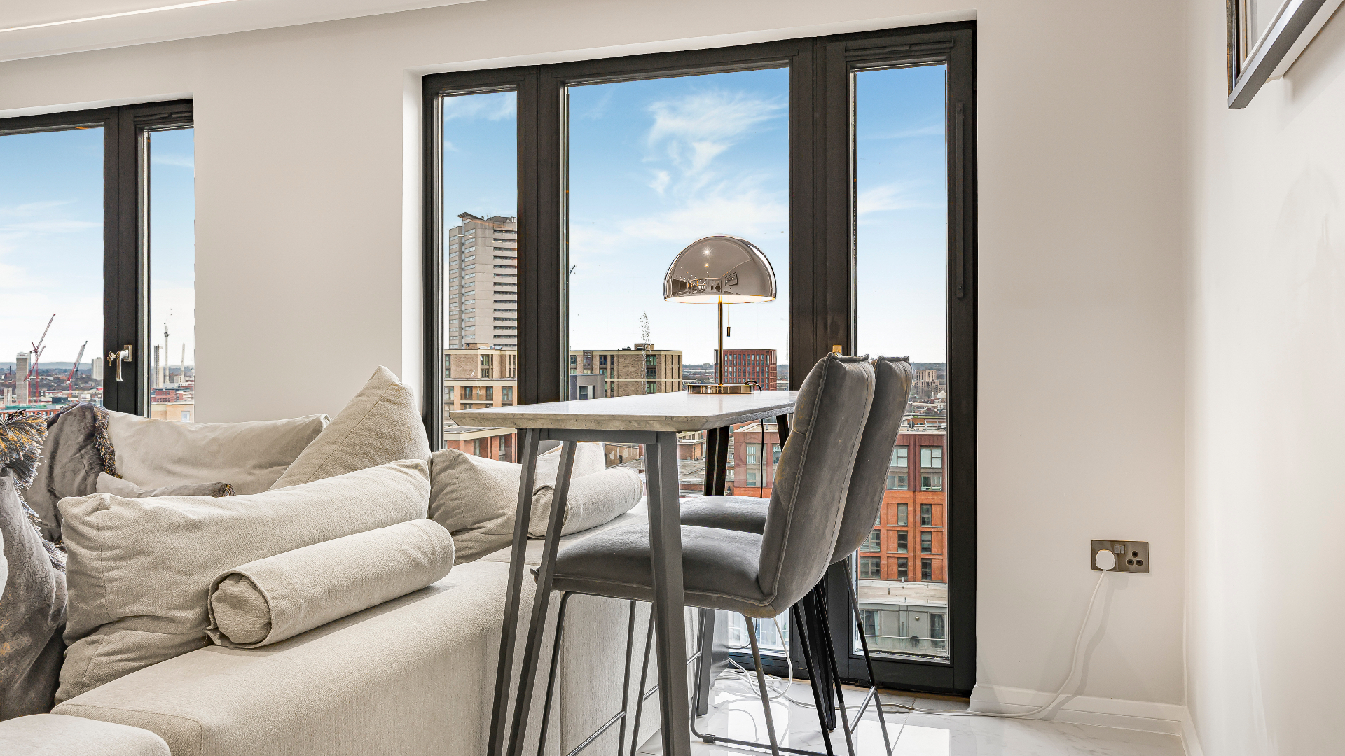 Prime London skyline apartment